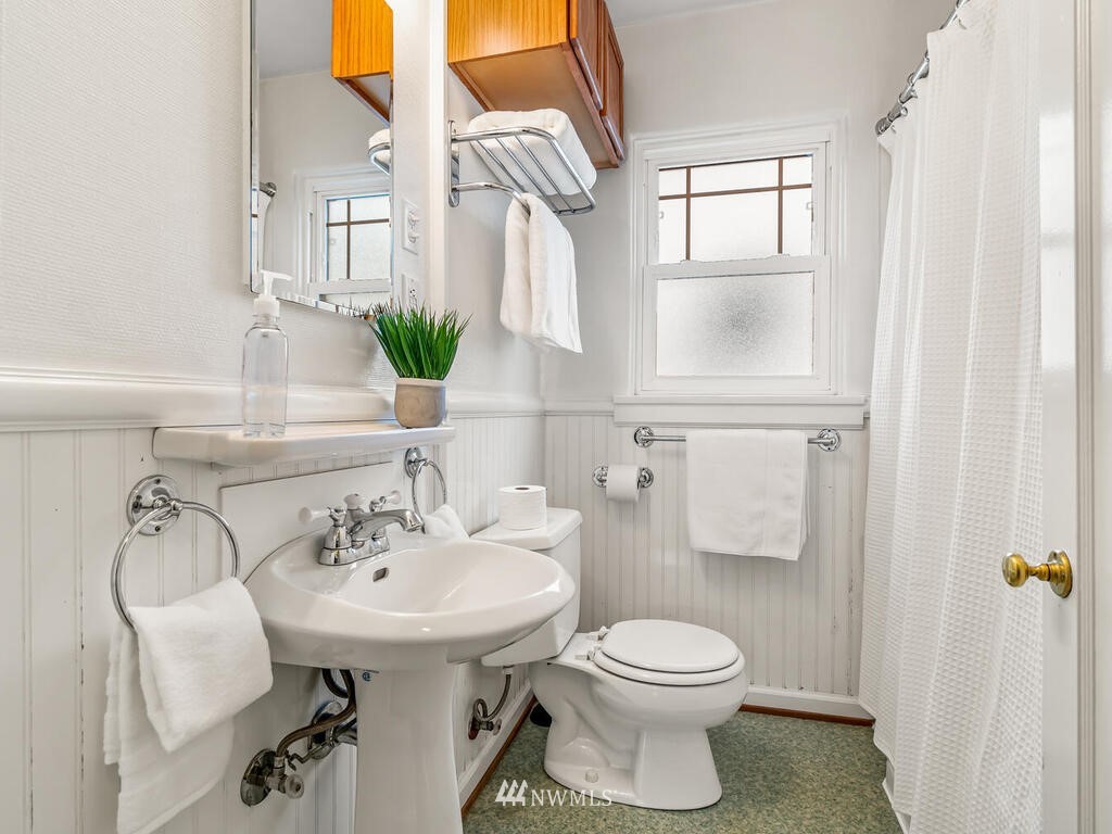 3539 Southwest Webster Street Seattle, WA 98126 - Photo 13 of 26 Gallery Image 13