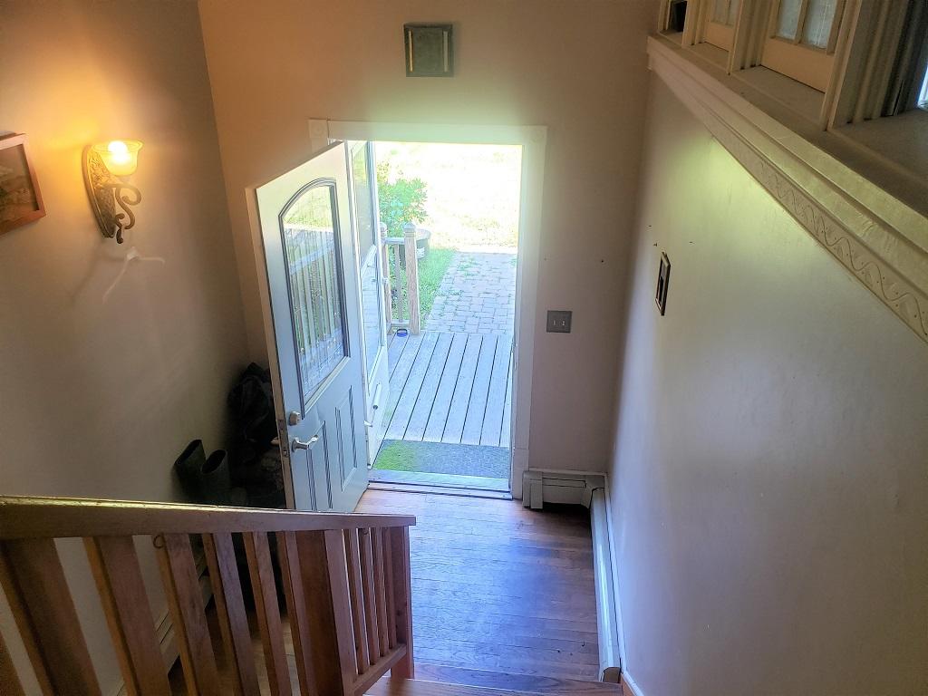 84 Old Bath Road Wiscasset, ME 04578 - Photo 5 of 23 Entrance