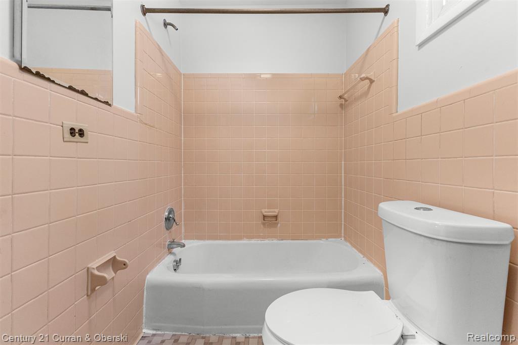 19497 Inkster Road Romulus, MI 48174 - Photo 10 of 37