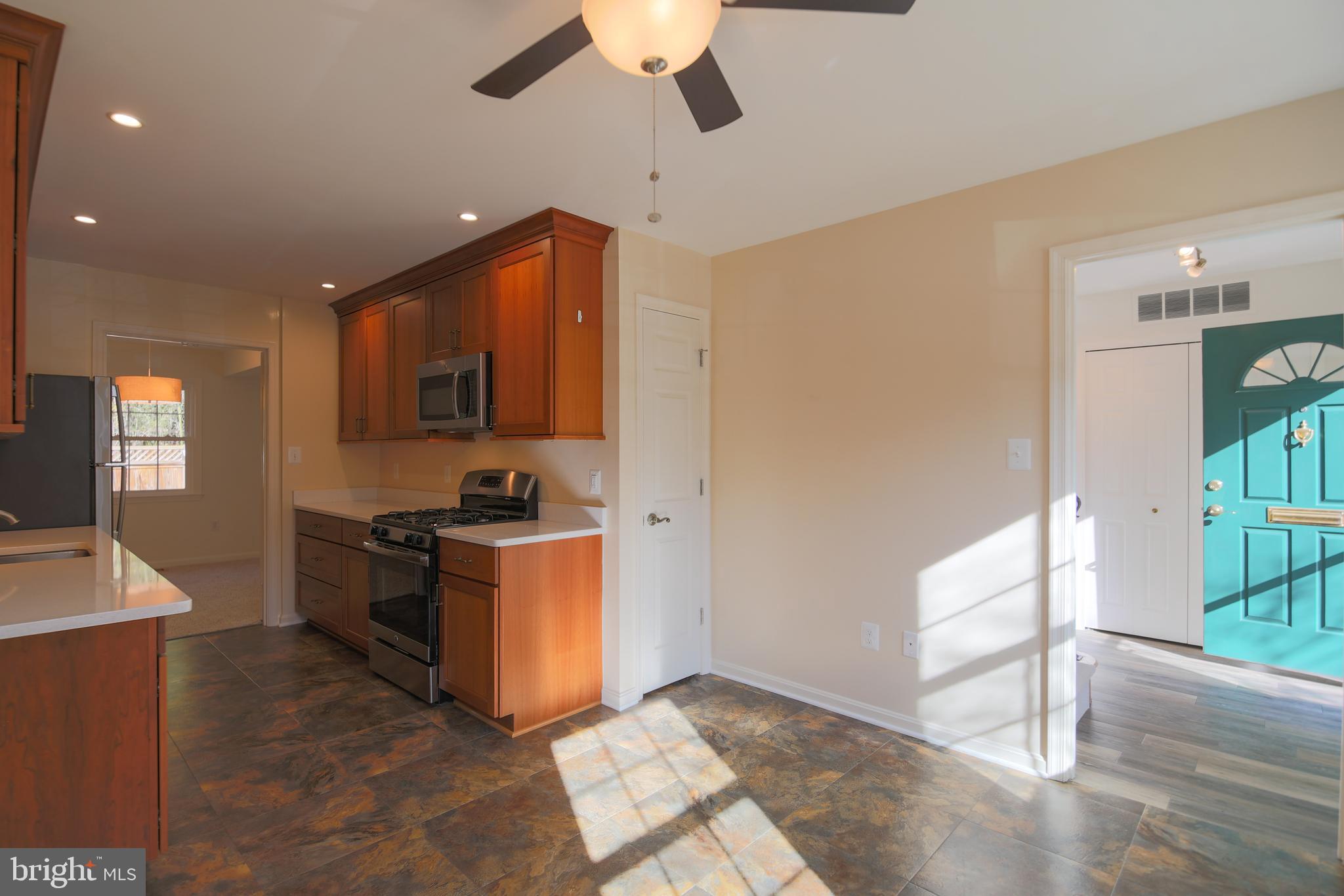 9738 Cardinal Road Fairfax, VA 22030 - Photo 14 of 63 Large Updated Kitchen