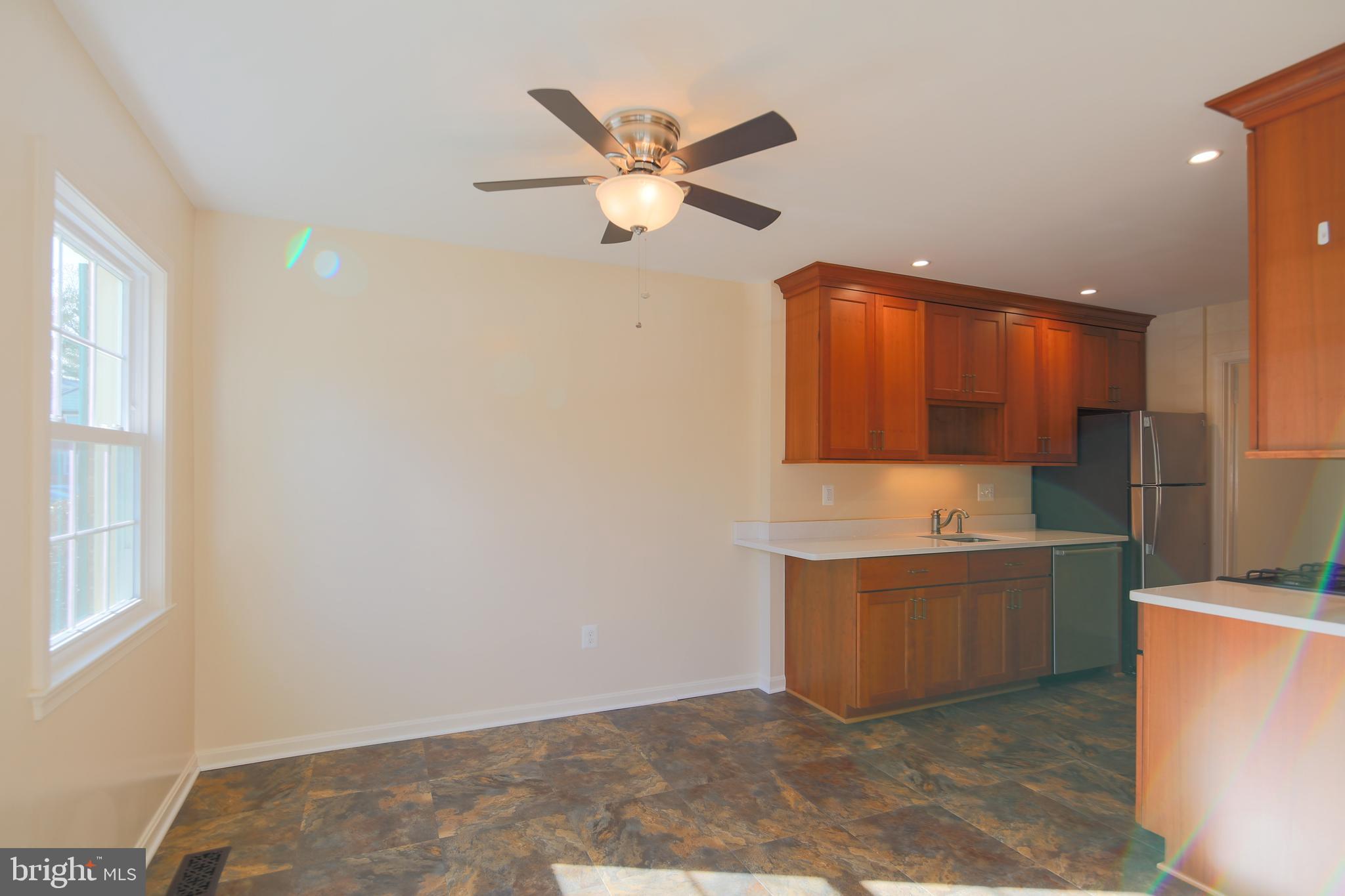 9738 Cardinal Road Fairfax, VA 22030 - Photo 15 of 63 Large Eat-In Kitchen