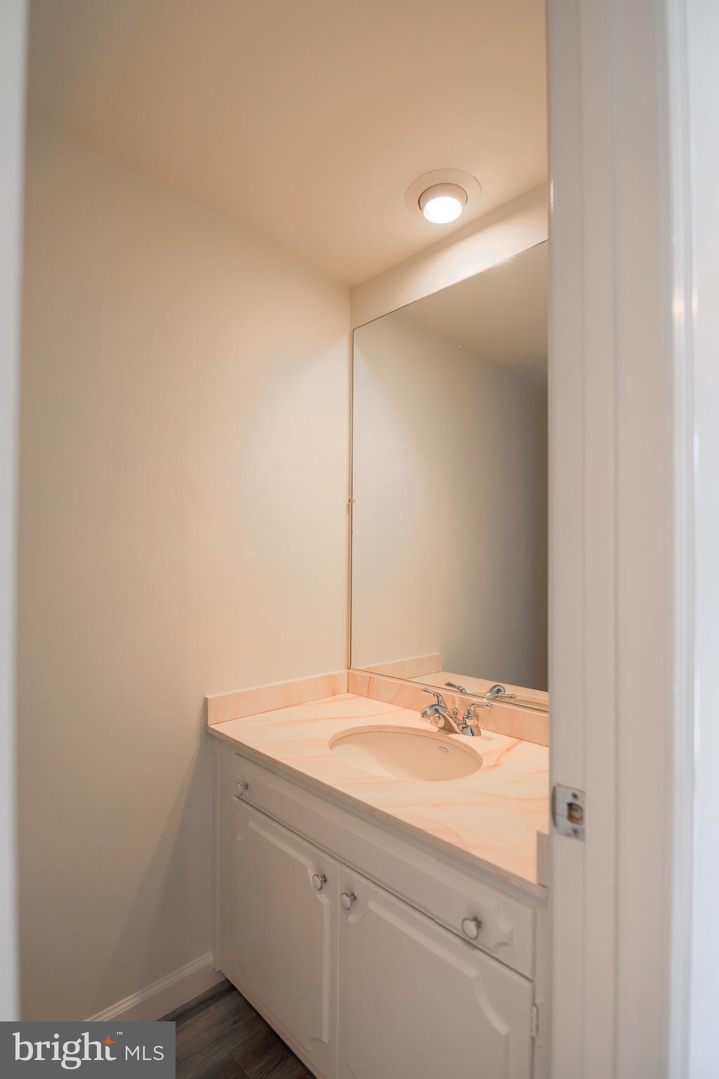 9738 Cardinal Road Fairfax, VA 22030 - Photo 29 of 63 First Floor Powder Room