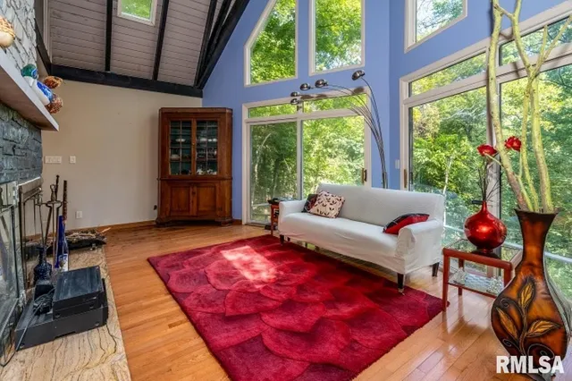 $489,000 | 412 Wagon Wheel Road, Carbondale, IL 62902