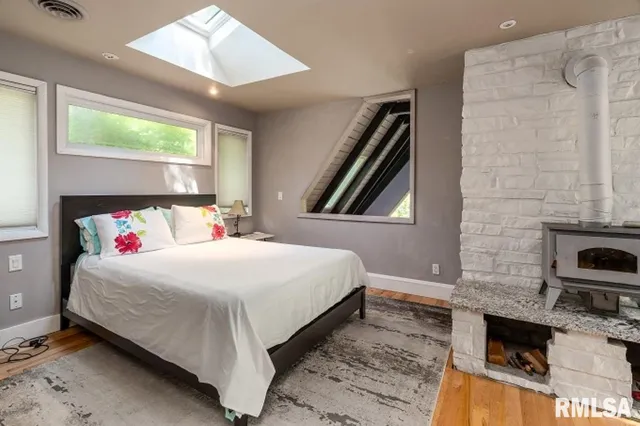 $489,000 | 412 Wagon Wheel Road, Carbondale, IL 62902