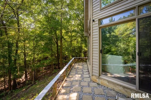 $489,000 | 412 Wagon Wheel Road, Carbondale, IL 62902