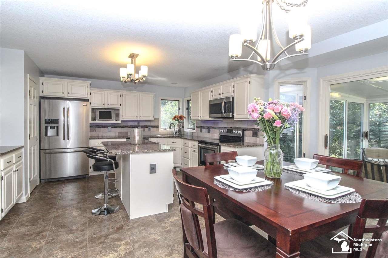7501 Summerfield Road Lambertville, MI 48144 - Photo 12 of 42 50052672-11.JPG