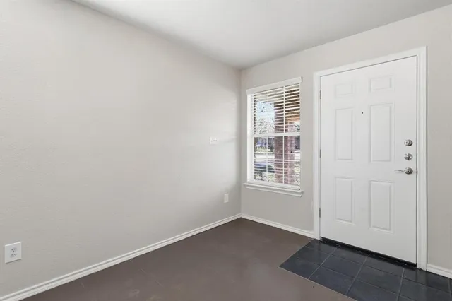 $1,475 | 2900 Northwest 29th Street, Fort Worth, TX 76106