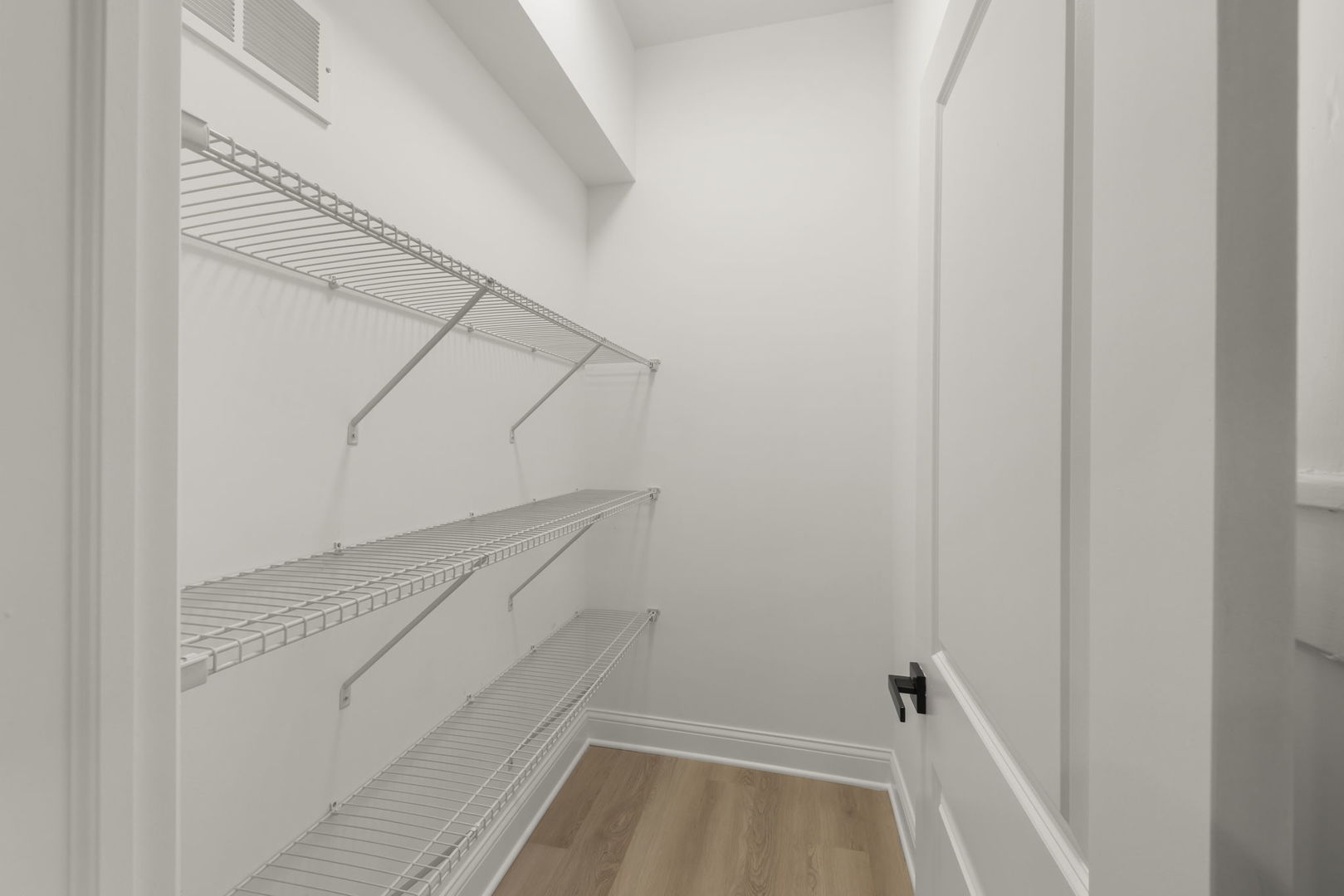 1280 Brandywine Circle Batavia, IL 60510 - Photo 11 of 36 a view of walk in closet