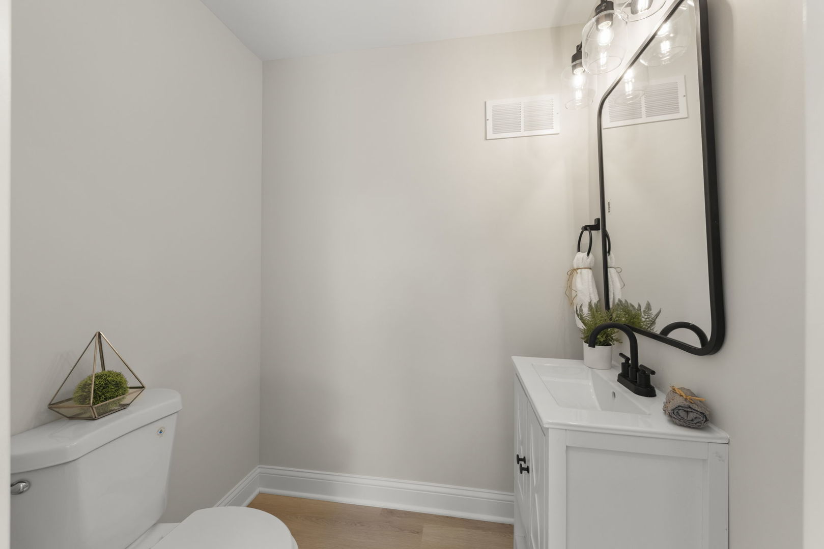 1280 Brandywine Circle Batavia, IL 60510 - Photo 14 of 36 a bathroom with a sink a toilet and vanity