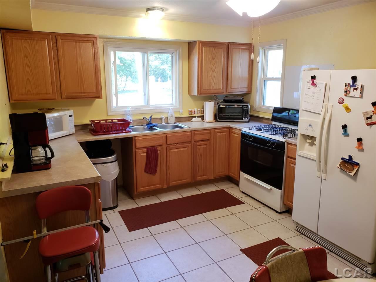 4271 Holloway Road Adrian, MI 49221 - Photo 10 of 20 31391968-9.JPG