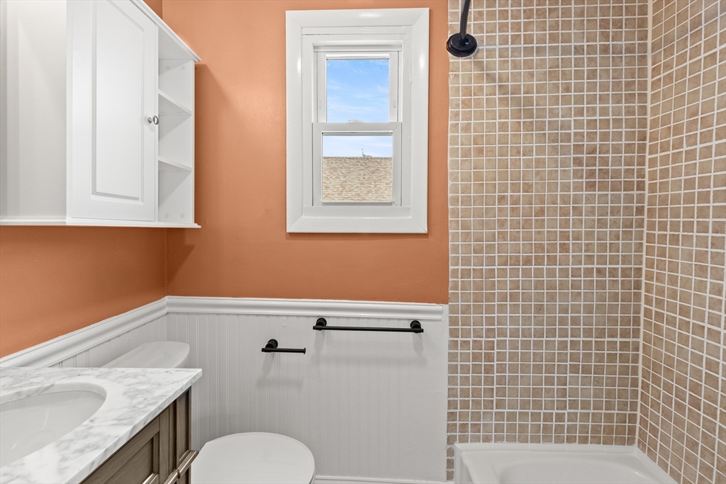 141 Prospect Street Gloucester, MA 01930 - Photo 9 of 32