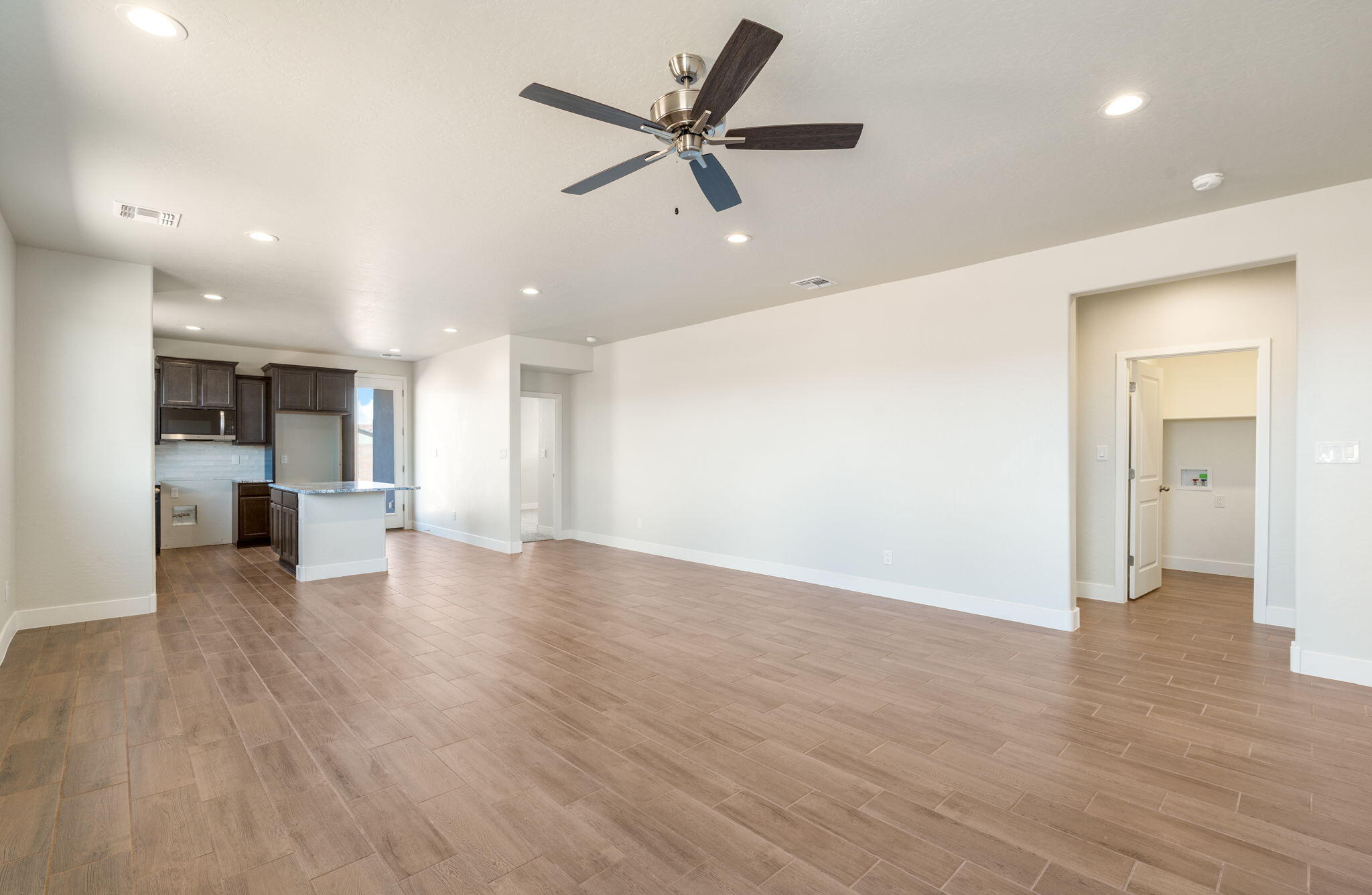 6932 Sydney Drive Northeast Rio Rancho, NM 87144 - Photo 5 of 27 Gallery Image 5