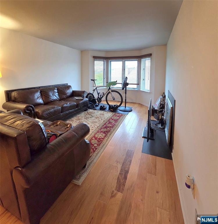603 Ellery Court, Unit 603 Edgewater, NJ 07020 - Photo 5 of 19