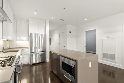 $869,000 | 2 West Sixth Street, Unit 108, Boston, MA 02127