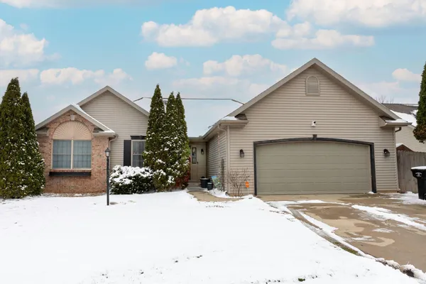 $349,900 | 1809 Elizabethan Court, South Bend, IN 46614