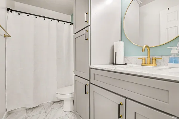 $349,900 | 1809 Elizabethan Court, South Bend, IN 46614