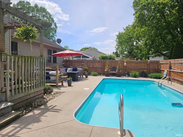 $349,900 | 1809 Elizabethan Court, South Bend, IN 46614