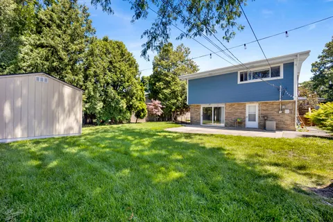 $565,000 | 9138 4 Winds Way, Skokie, IL 60076
