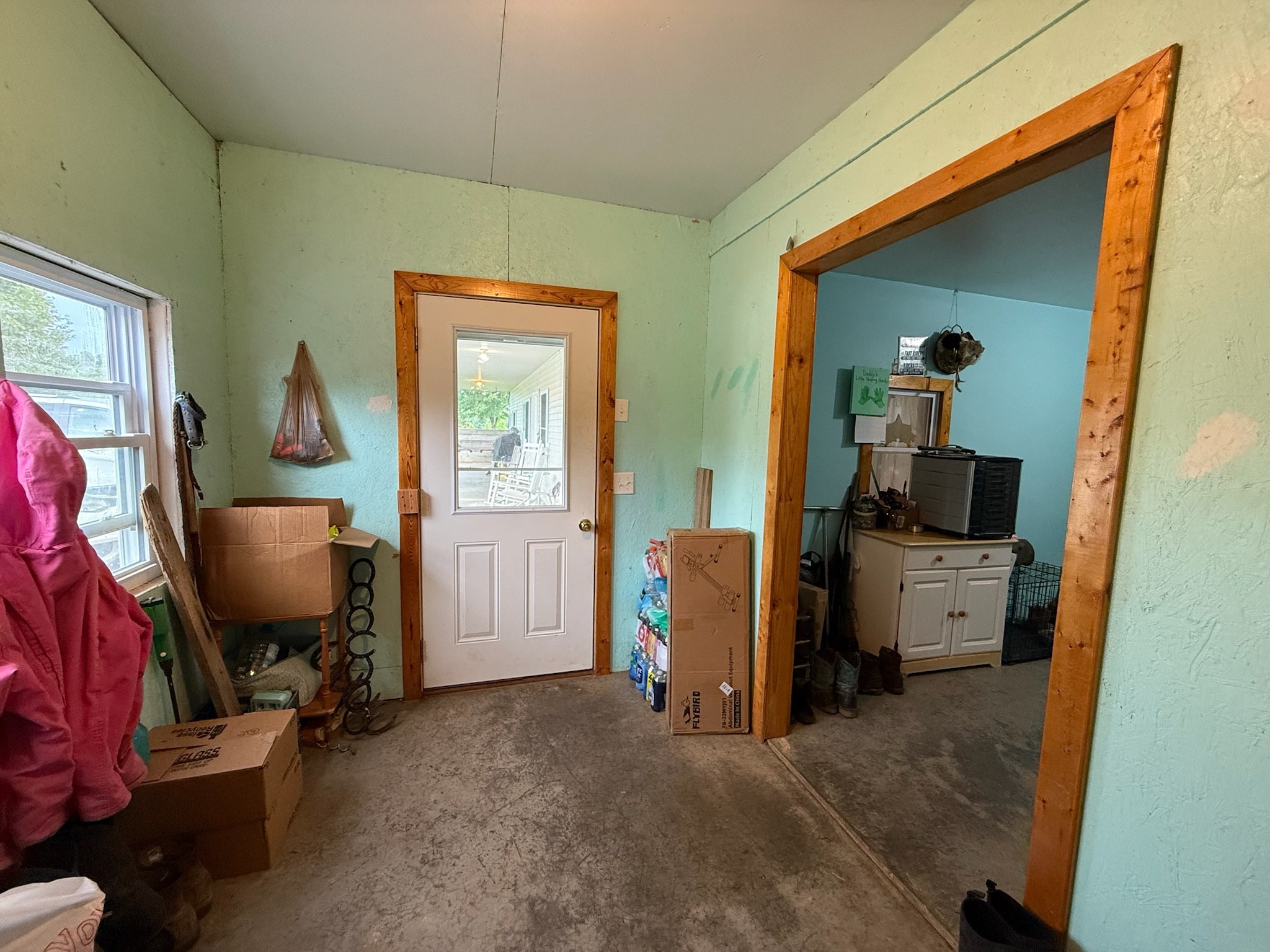 2975 Bethlehem Church Road Mount Hermon, KY 42157 - Photo 23 of 72 a room with furniture and a window