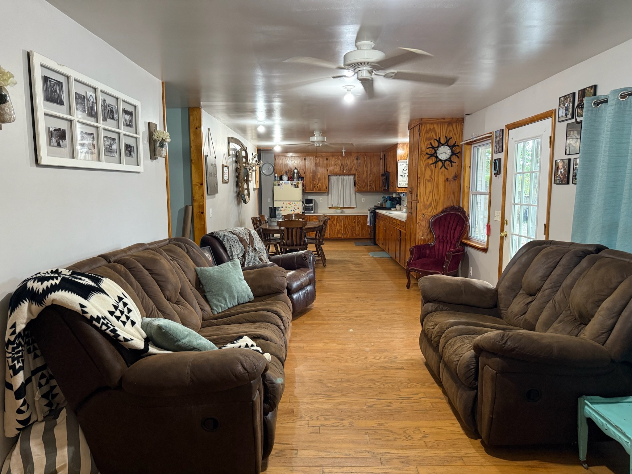 2975 Bethlehem Church Road Mount Hermon, KY 42157 - Photo 8 of 72 a living room with furniture ceiling fan and a rug