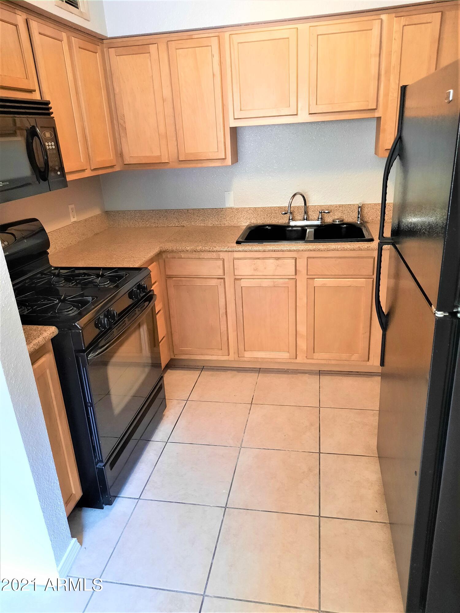 4950 North Miller Road, Unit 147 Scottsdale, AZ 85251 - Photo 6 of 21 Kitchen