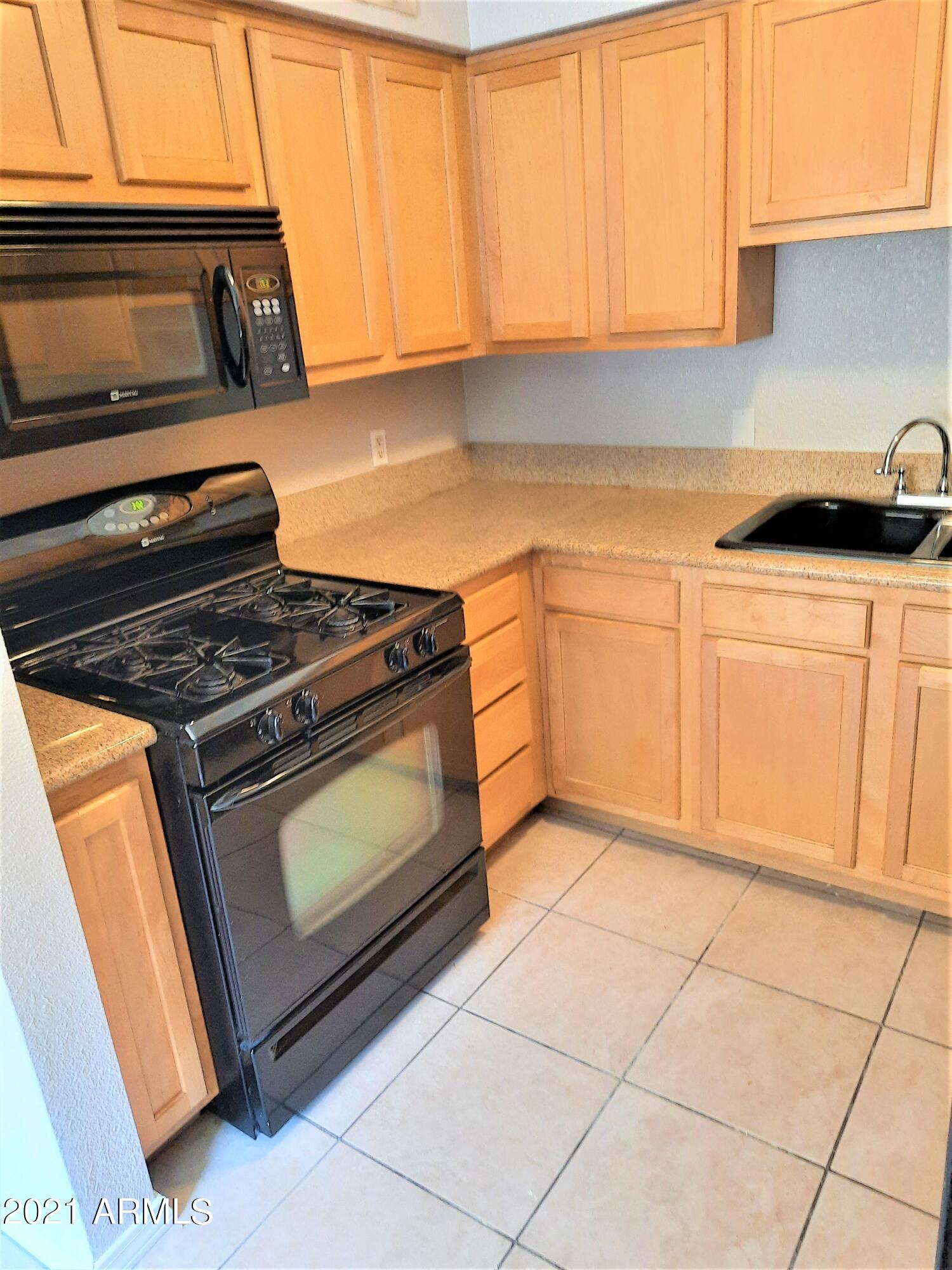 4950 North Miller Road, Unit 147 Scottsdale, AZ 85251 - Photo 8 of 21 Kitchen
