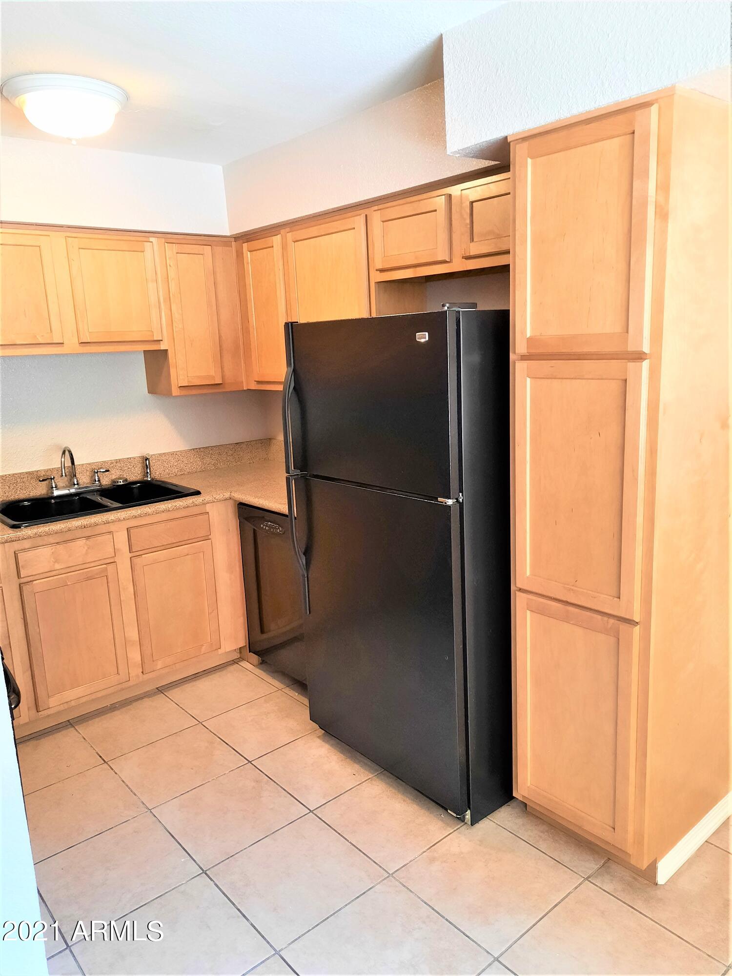 4950 North Miller Road, Unit 147 Scottsdale, AZ 85251 - Photo 9 of 21 Kitchen