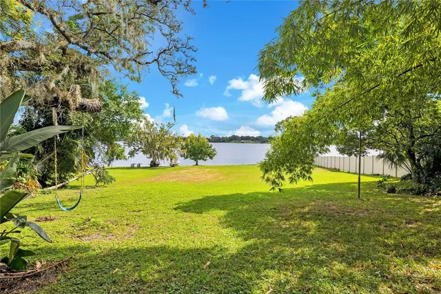 a view of an outdoor space