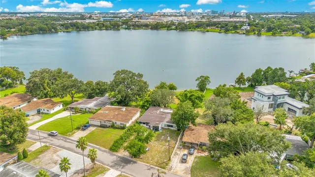 $1,000,000 | 6712 Nina Rosa Drive, Orlando, FL 32819