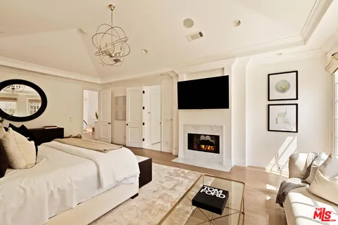 $5,995,000 | 867 Wellesley Avenue, Los Angeles, CA 90049