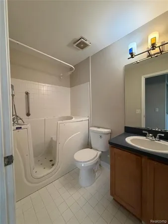 $1,699 | 575 Summerfield Drive, Westland, MI 48185