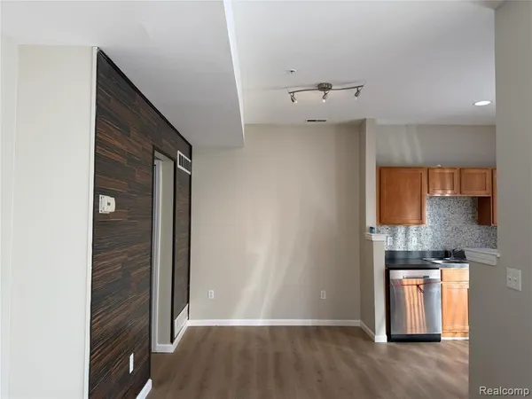 $1,699 | 575 Summerfield Drive, Westland, MI 48185