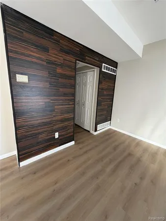 $1,699 | 575 Summerfield Drive, Westland, MI 48185