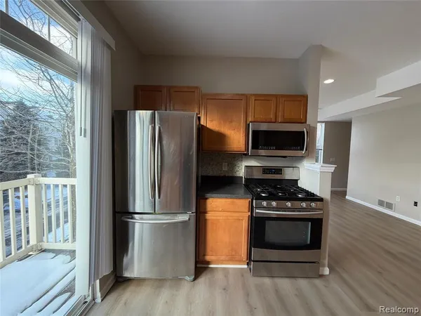 $1,699 | 575 Summerfield Drive, Westland, MI 48185