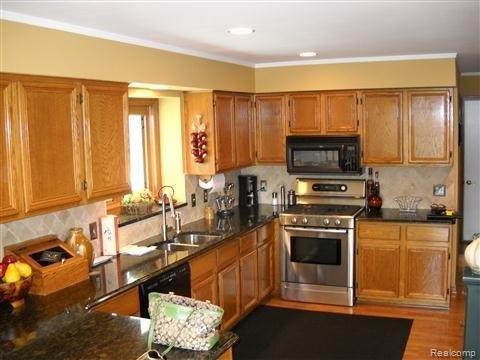 3101 Primrose Drive Rochester, MI 48307 - Photo 4 of 16 DSCN0369 (Custom)
