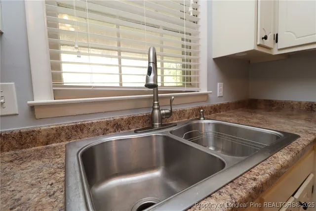 a close view of sink and tap