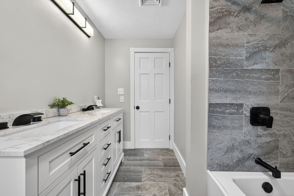 296 Chace Street Clinton, MA 01510 - Photo 14 of 35