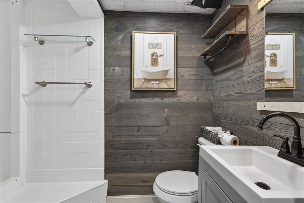 296 Chace Street Clinton, MA 01510 - Photo 19 of 35