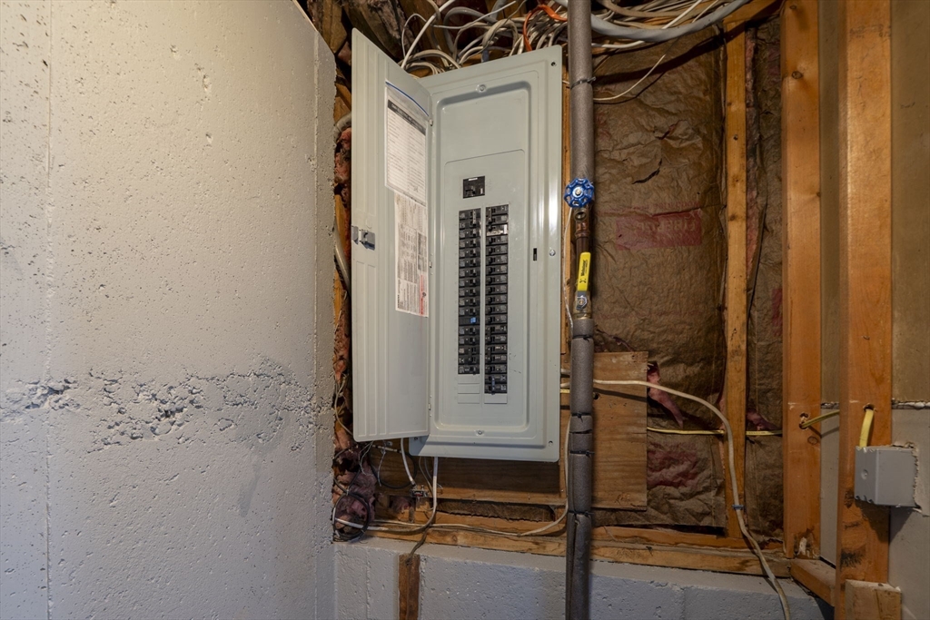 296 Chace Street Clinton, MA 01510 - Photo 28 of 35