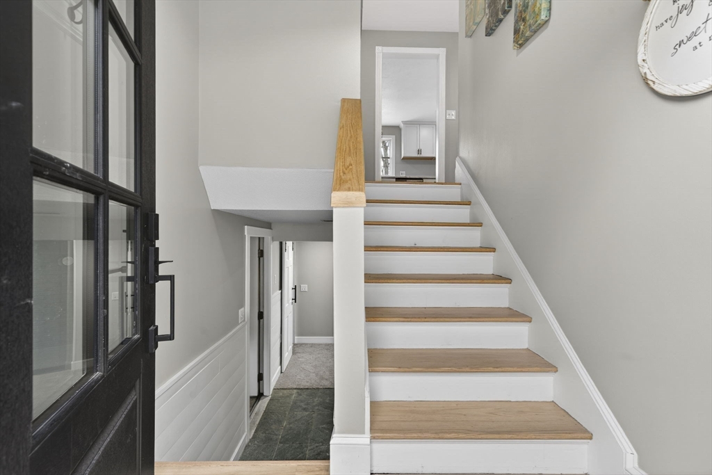 296 Chace Street Clinton, MA 01510 - Photo 3 of 35