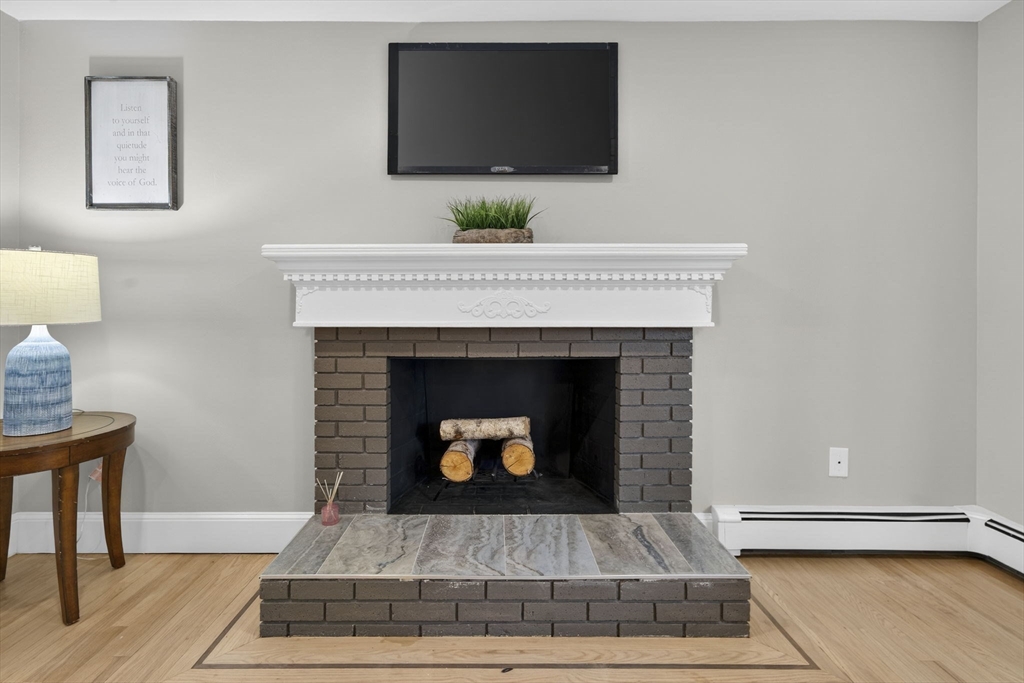 296 Chace Street Clinton, MA 01510 - Photo 6 of 35