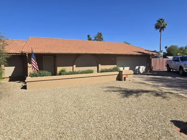 $848,000 | 2717 East Sunnyside Drive, Phoenix, AZ 85028