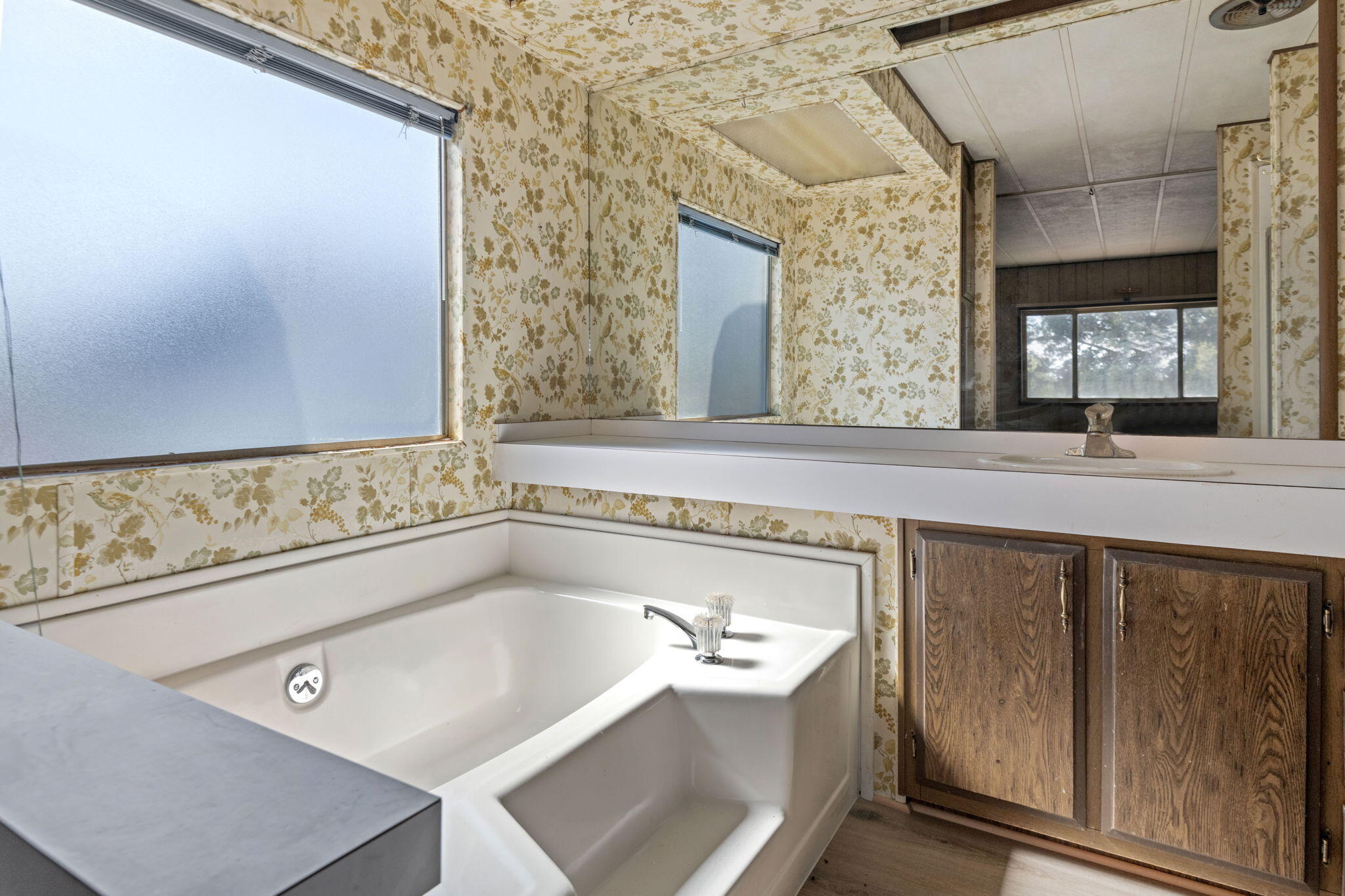 3930 Northwest Progress Lane Redmond, OR 97756 - Photo 12 of 32 20-web-or-mls-DSC_0642