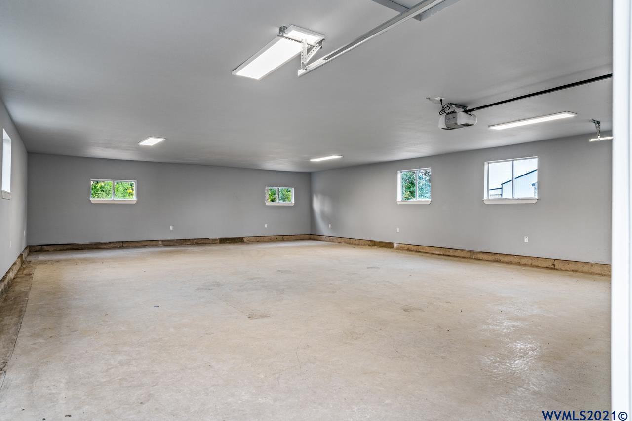 33664 Bond Road Lebanon, OR 97355 - Photo 21 of 36