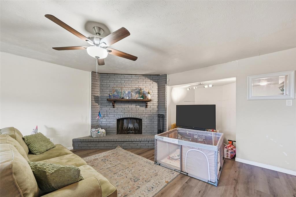 5805 Ridgecove Drive Garland, TX 75043 - Photo 3 of 21