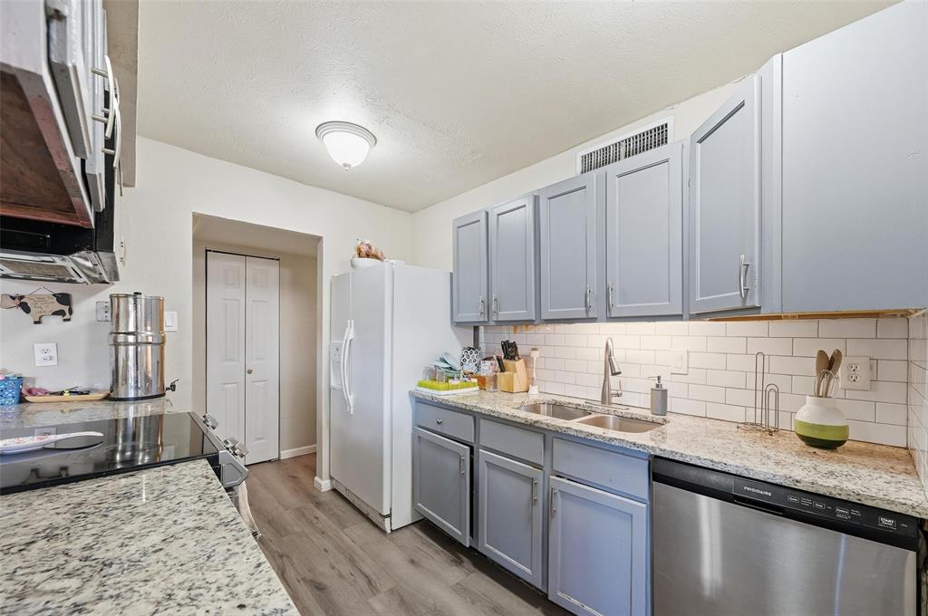 5805 Ridgecove Drive Garland, TX 75043 - Photo 5 of 21