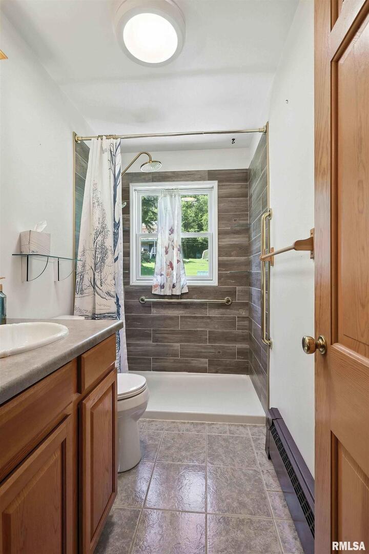 1128 North Cody Road Le Claire, IA 52753 - Photo 27 of 45