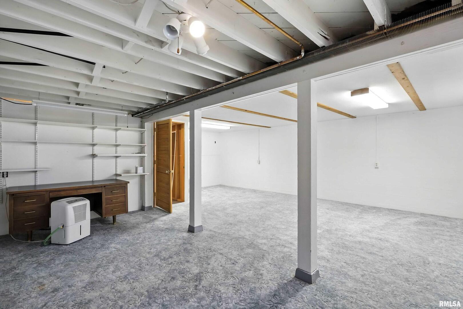 1128 North Cody Road Le Claire, IA 52753 - Photo 32 of 45