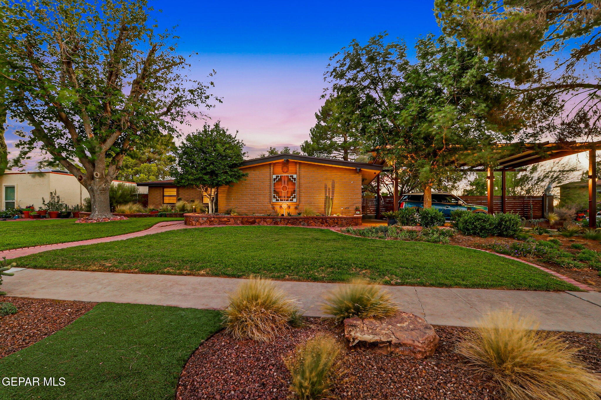 8713 Lakehurst Road El Paso, TX 79912 - Photo 2 of 47 49-web-or-mls-IMG_7424