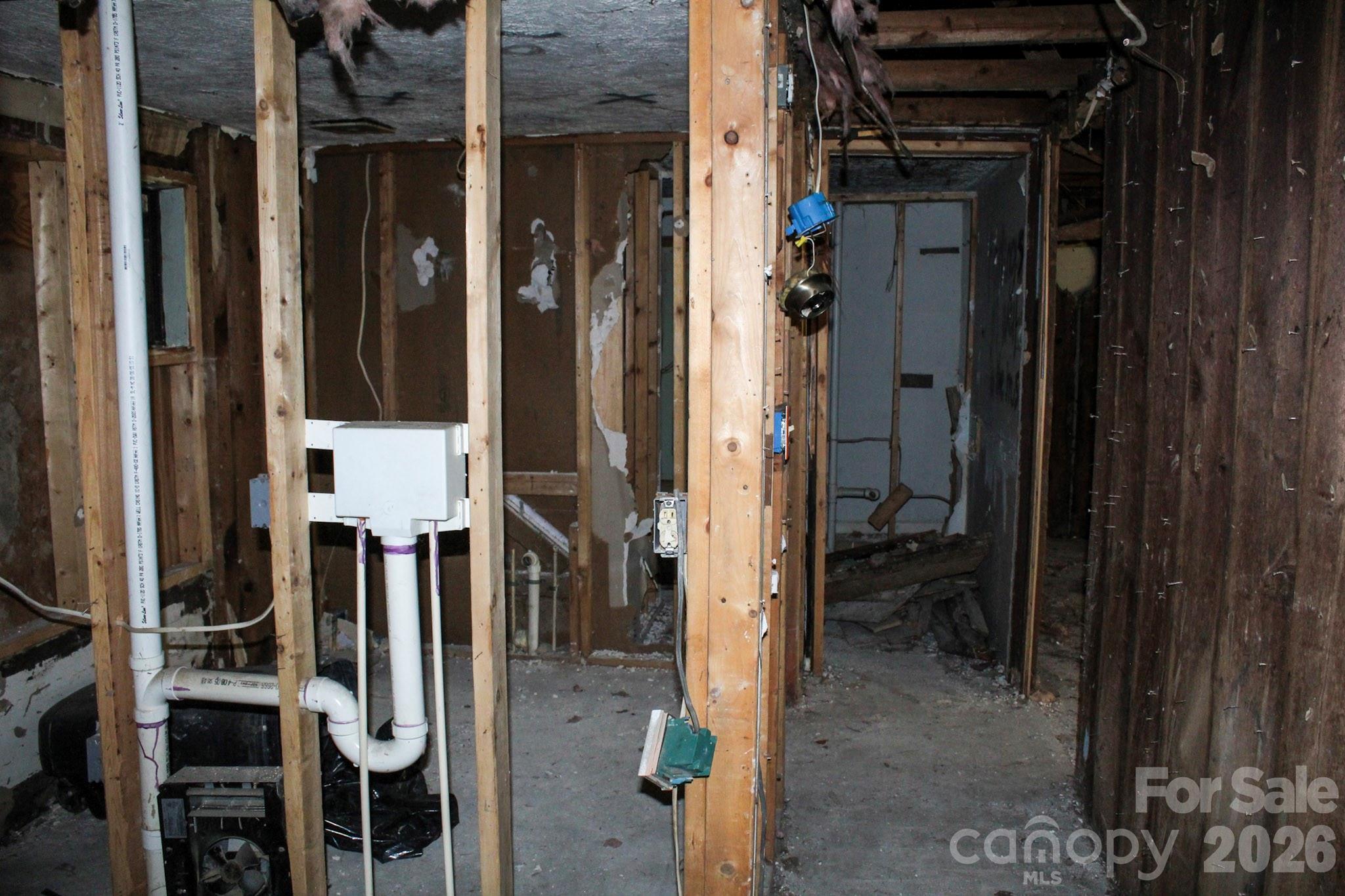 1293 Lake Logan Road Canton, NC 28716 - Photo 34 of 48 a view of walk in closet